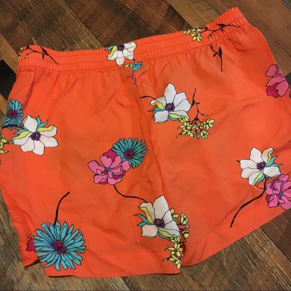 • SOLD // soft floral tassel shorts by ana • - Picture 7 of 8
